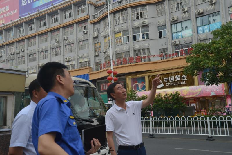 党组书记,局长杜坤现场调研文明创建工作_六安市城市管理行政执法局