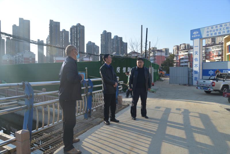 市城管局党组书记,局长杜坤带队开展路面巡查