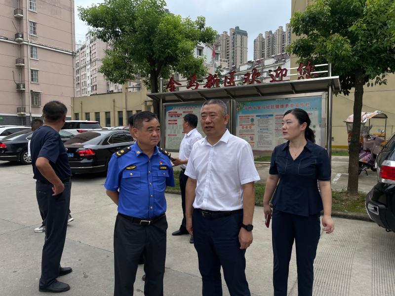 副市长郑刚调研城区台风"烟花"防御准备工作_六安市城市管理行政执法