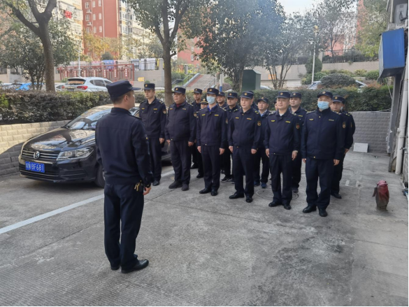 金安区城管局金安支队强化军事训练加强执法队伍建设