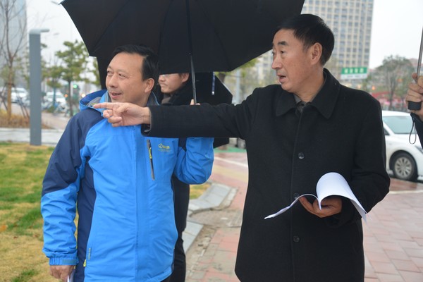 局长杜坤调研窗口服务,市政应急管理及火车站周边绿化提升工作_六安市